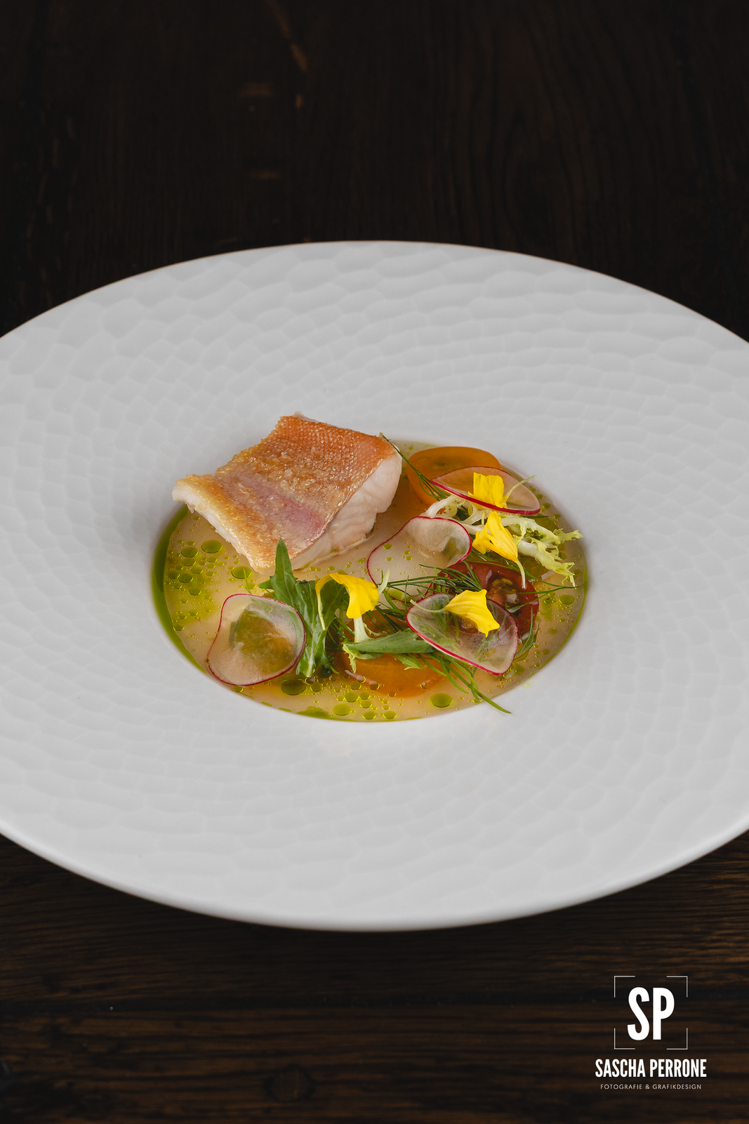 Teller · Goldforelle
